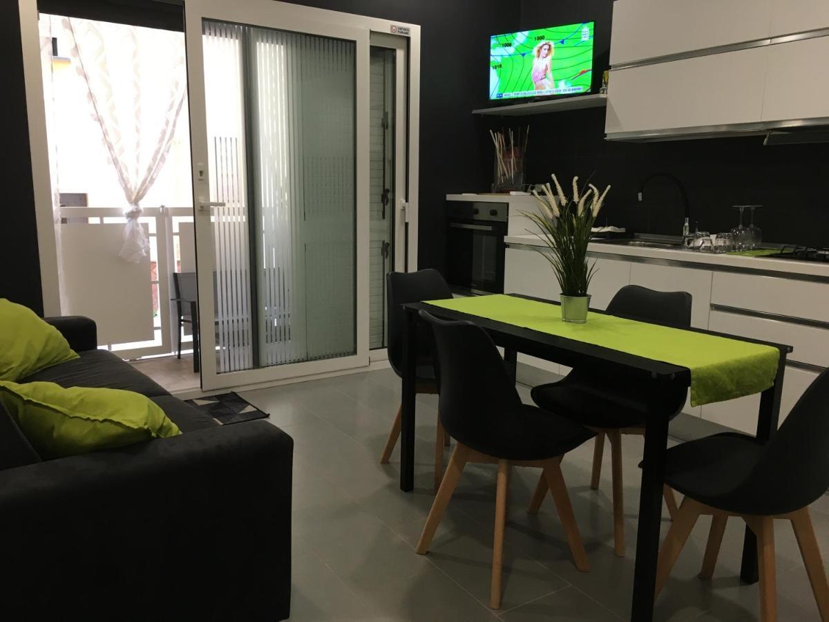Luxury House Lägenhet Letojanni Exteriör bild